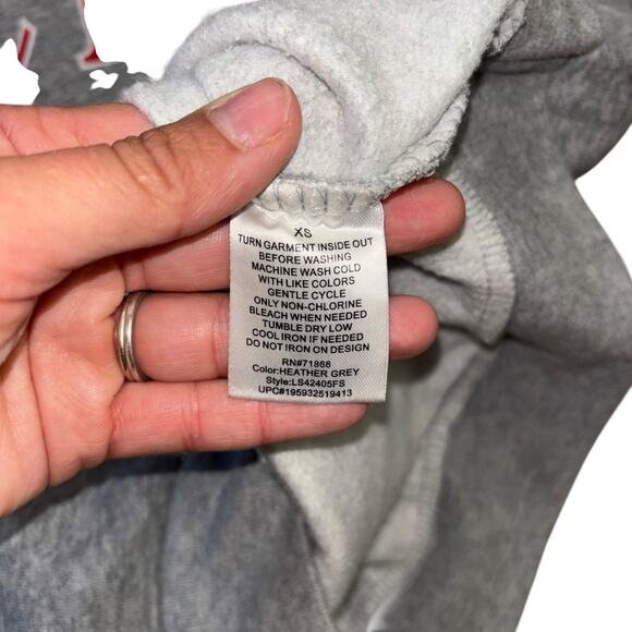 Mickey Mouse Disney Crewneck Sweatshirt Women’s XS Cozy Warm Fall Winter Magic - Picture 8 of 11